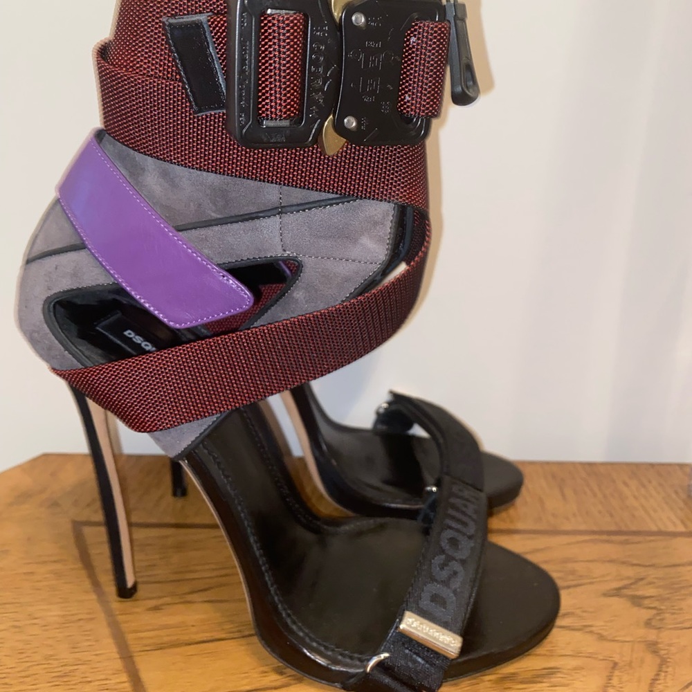 @@@@@Sold@@@@@Dsquared2 Strappy Sandal